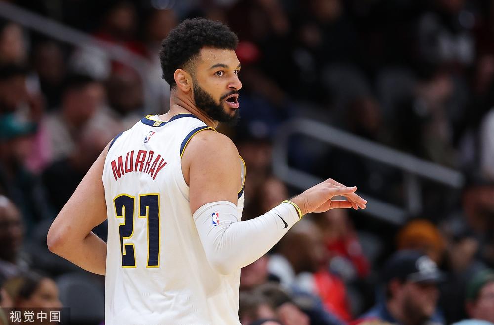 法比尼奥坐 法比尼奥坐